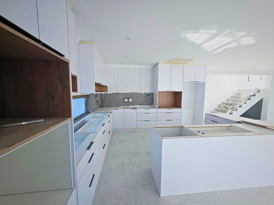 5 Bedroom Property for Sale in Sandown Western Cape